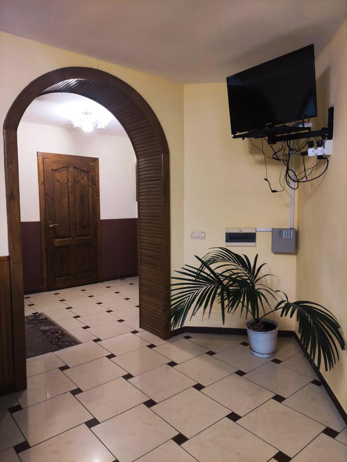 Hotel Delfin Moekatsjeve Buitenkant foto