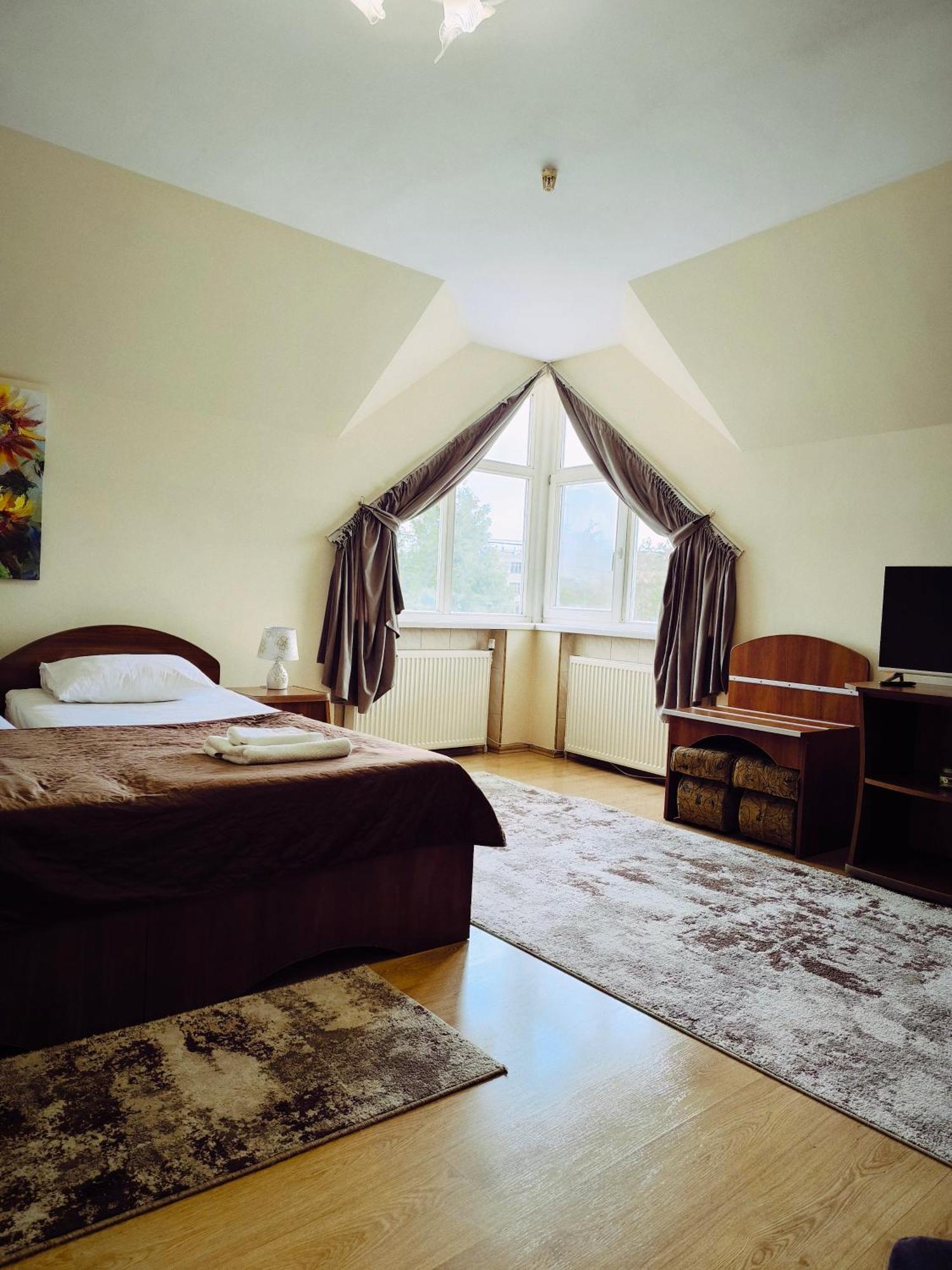 Hotel Delfin Moekatsjeve Buitenkant foto